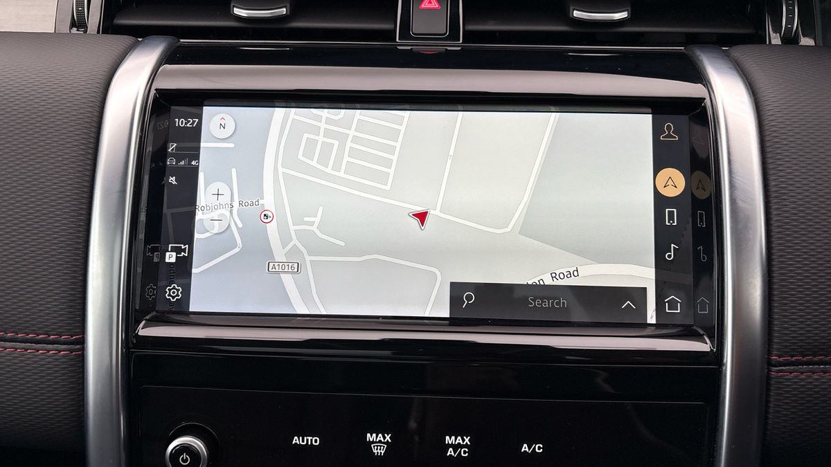 Land Rover Discovery Sport Image 17