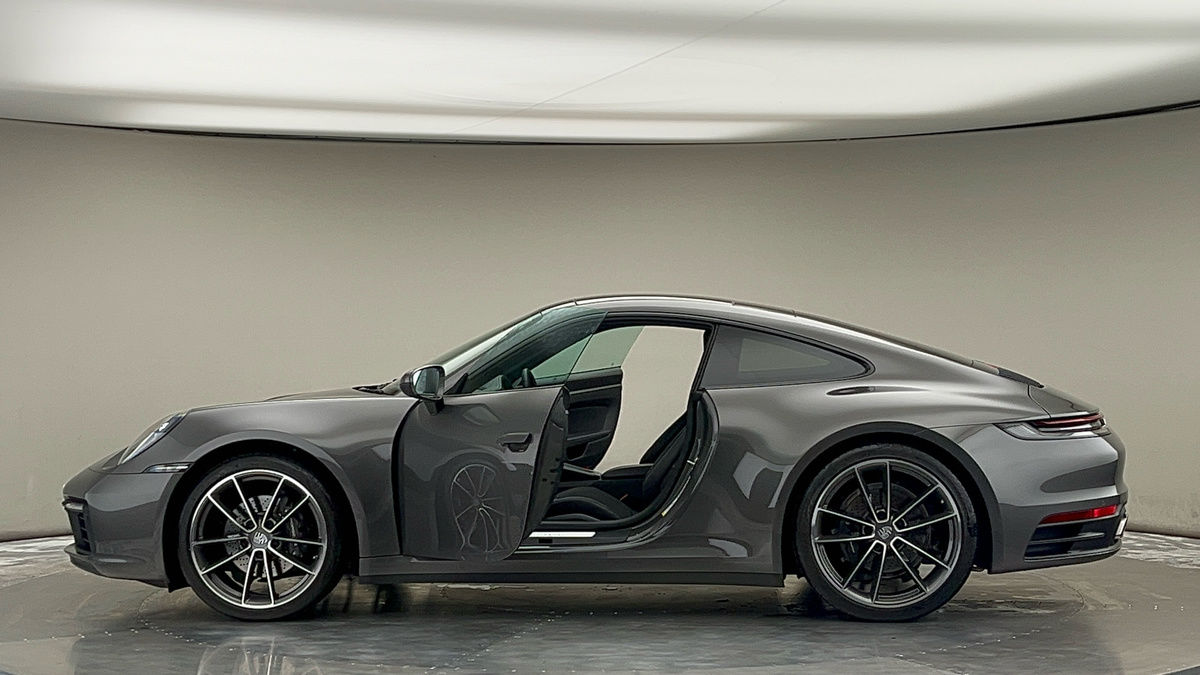 More views of Porsche 911