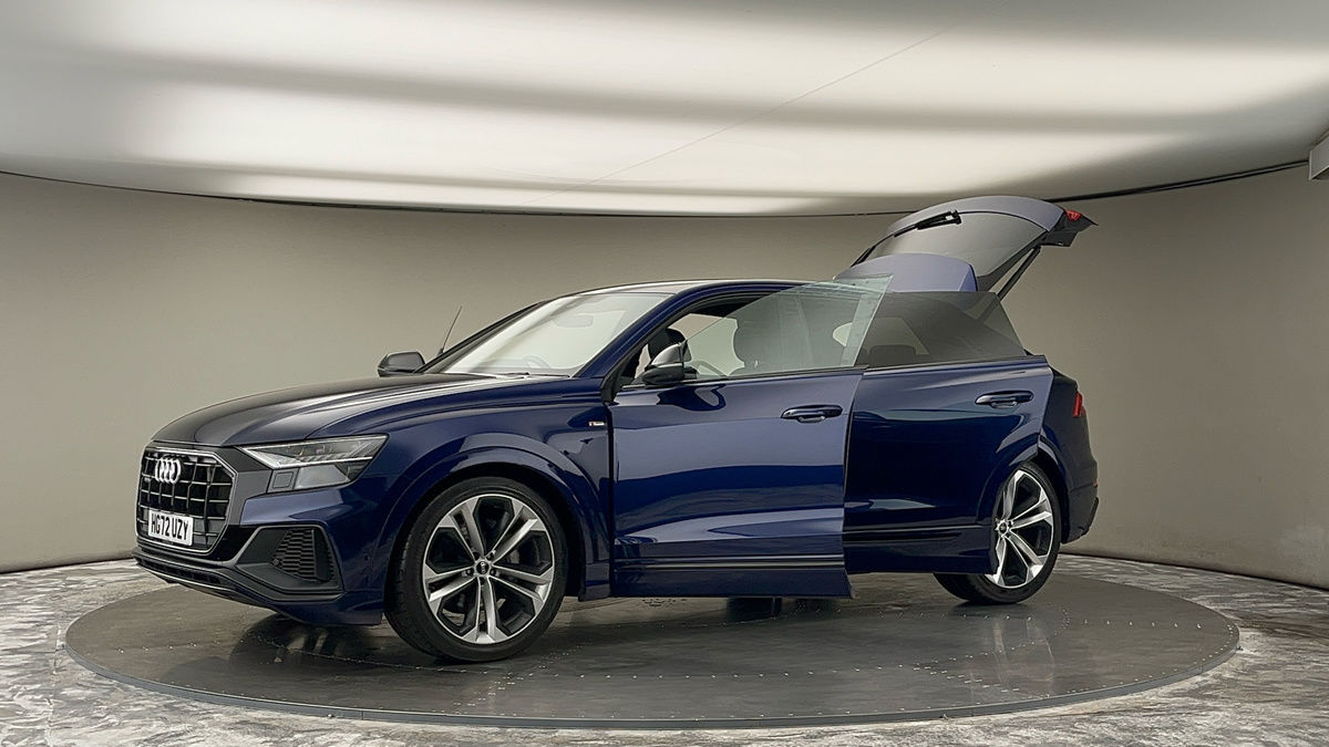 More views of Audi Q8
