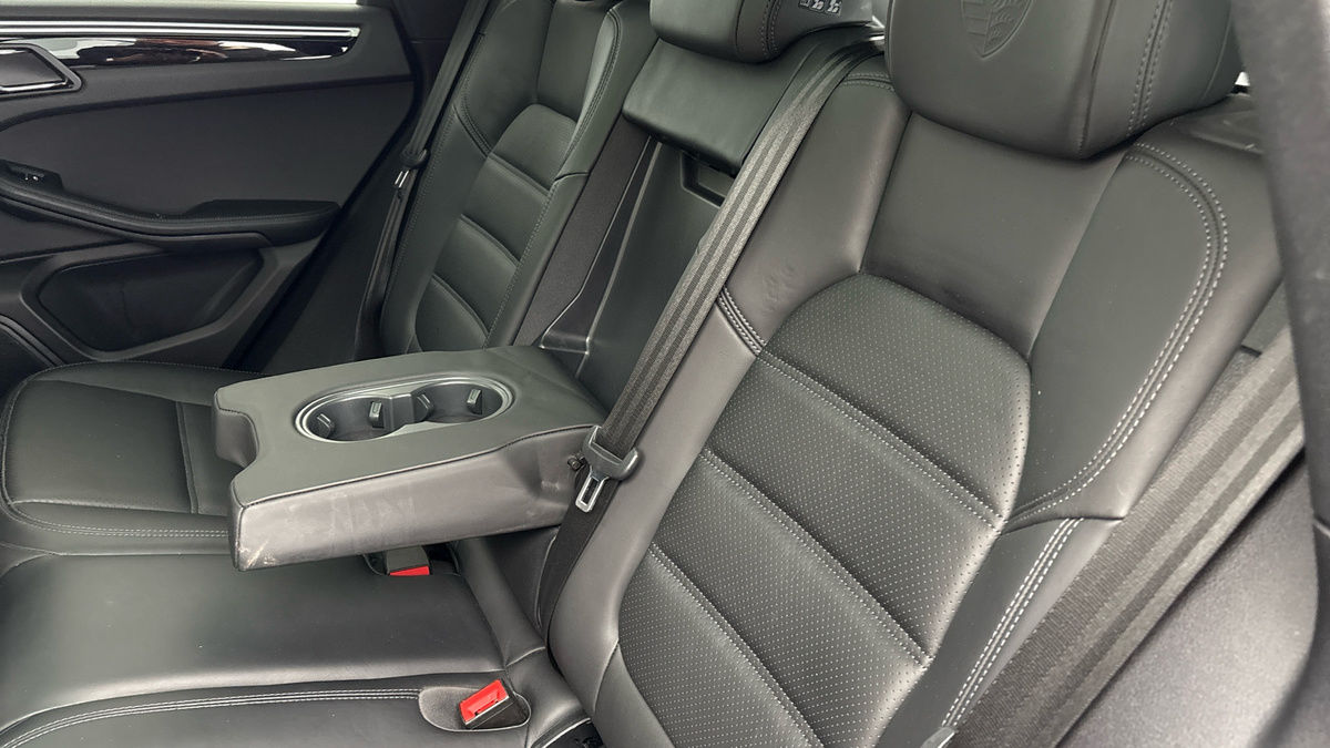 Porsche Macan Image 9