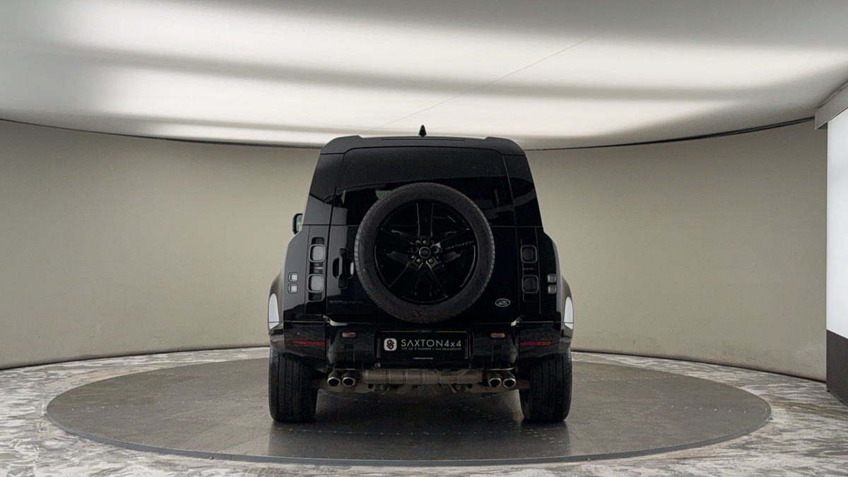 Land Rover Defender 110 Image 3