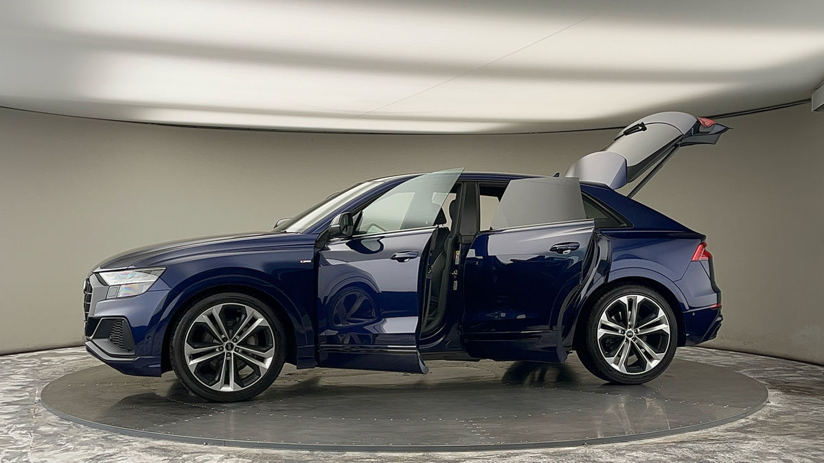 More views of Audi Q8