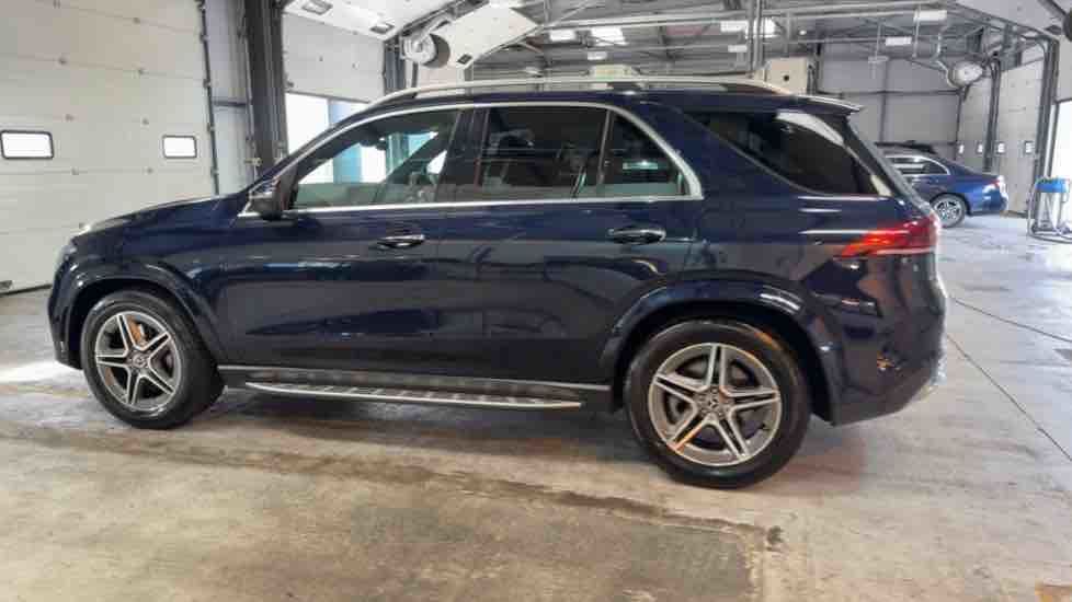 More views of Mercedes-Benz GLE