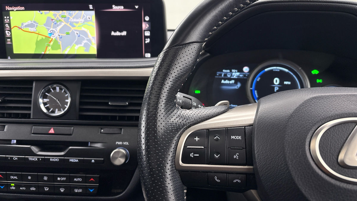 Lexus RX Image 13