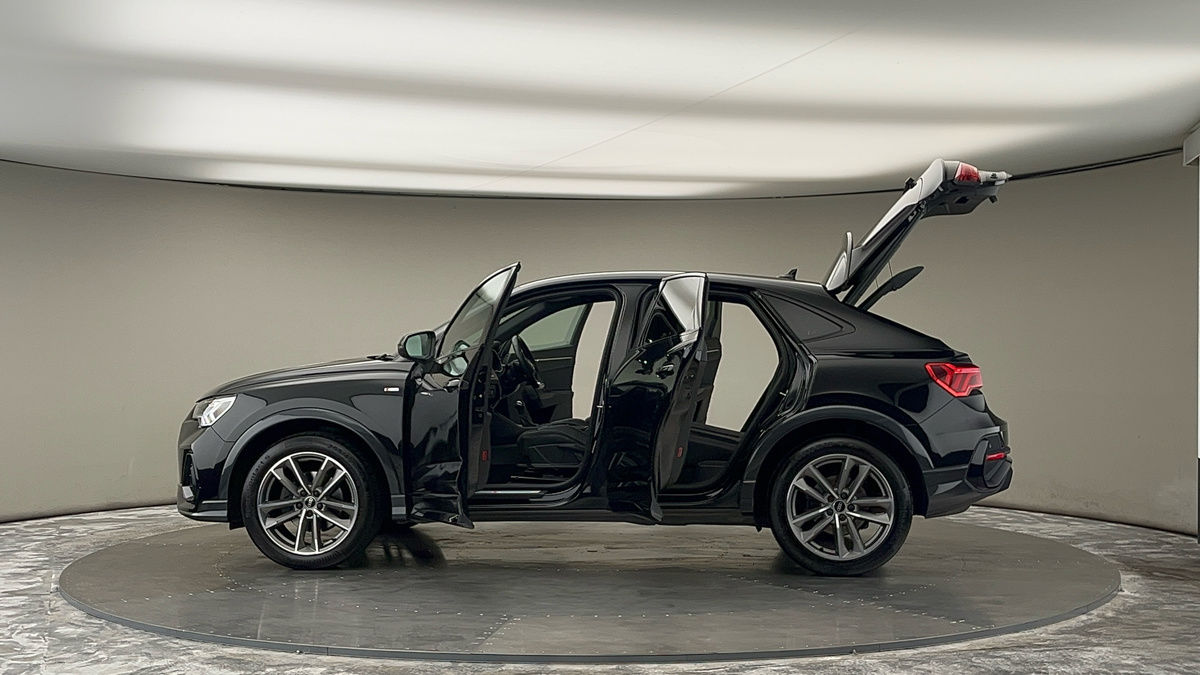 More views of Audi Q3