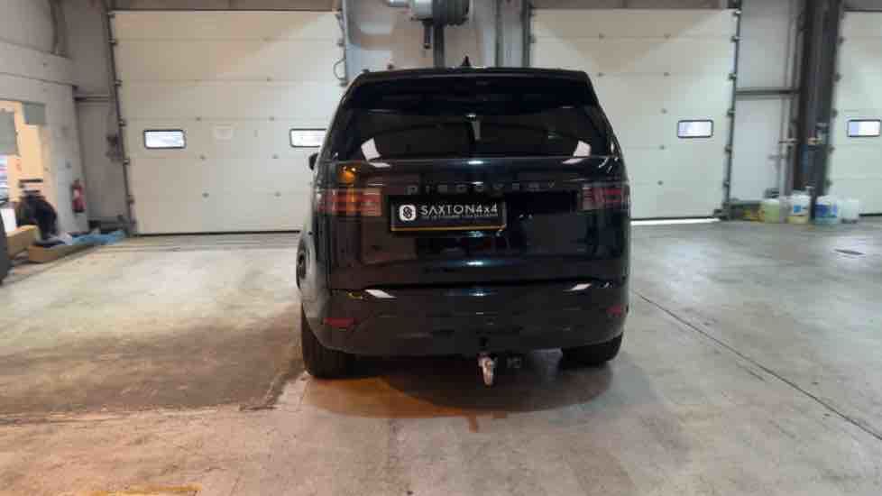 More views of Land Rover Discovery