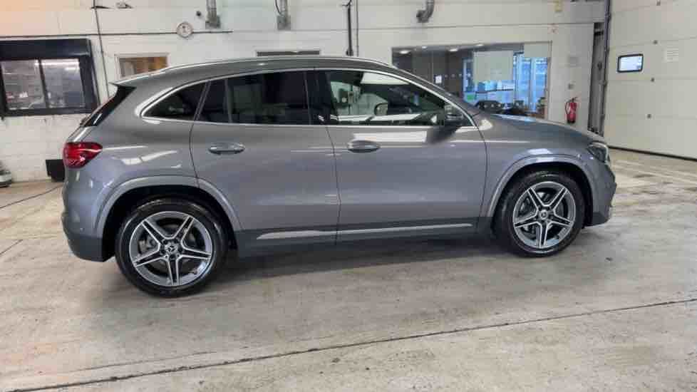 More views of Mercedes-Benz GLA
