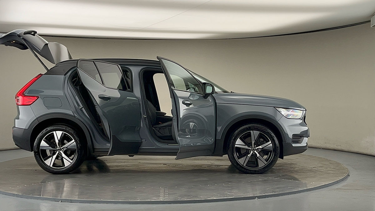 More views of Volvo XC40