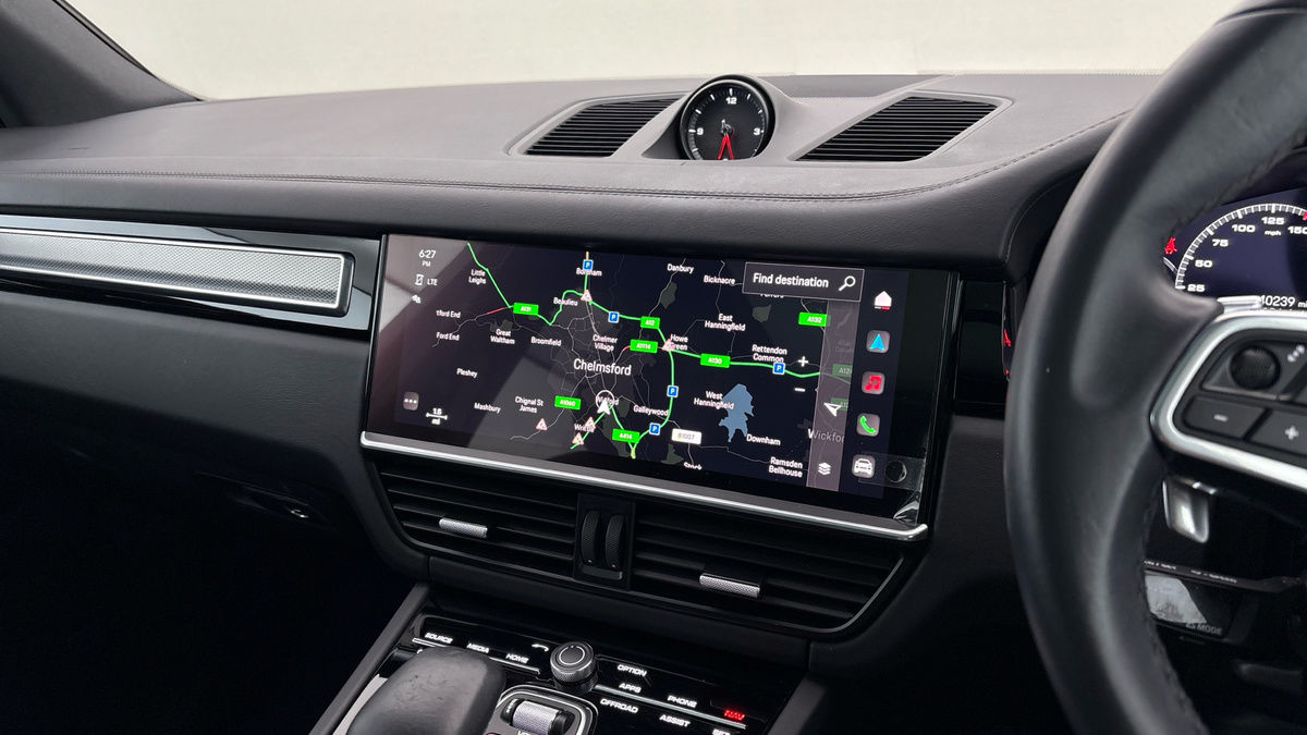 Porsche Cayenne Image 17
