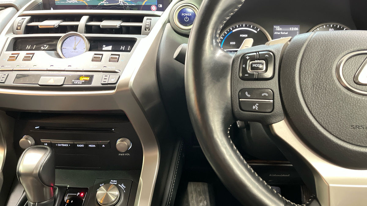 Lexus NX Image 13