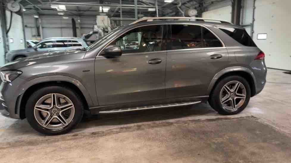 More views of Mercedes-Benz GLE