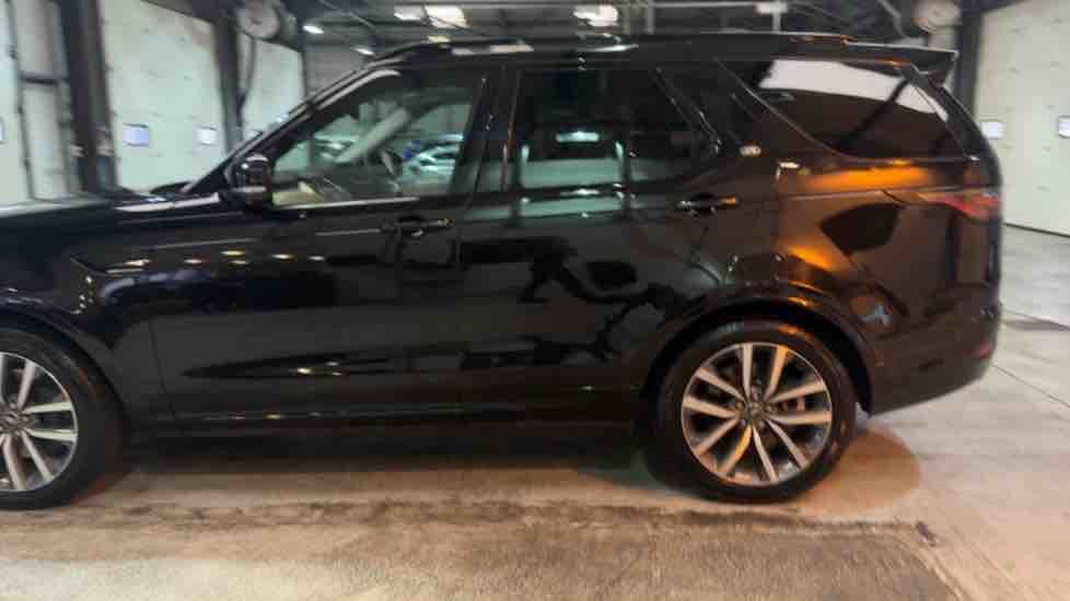 More views of Land Rover Discovery