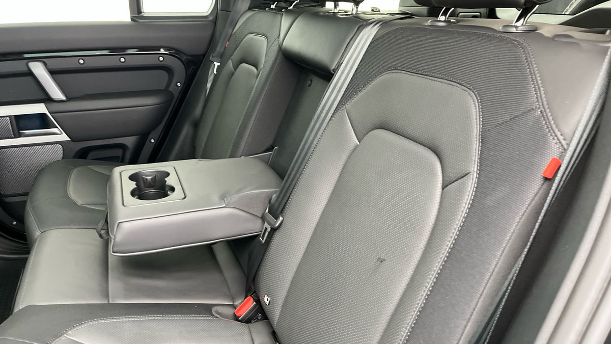 Land Rover Defender 110 Urban Image 9