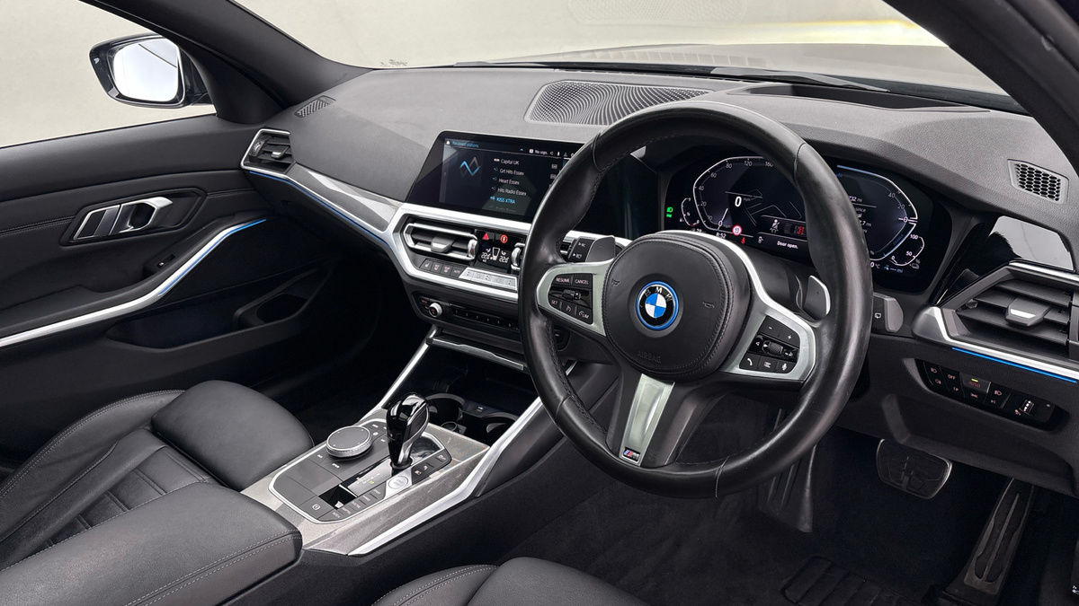 BMW 3 Series Image 5