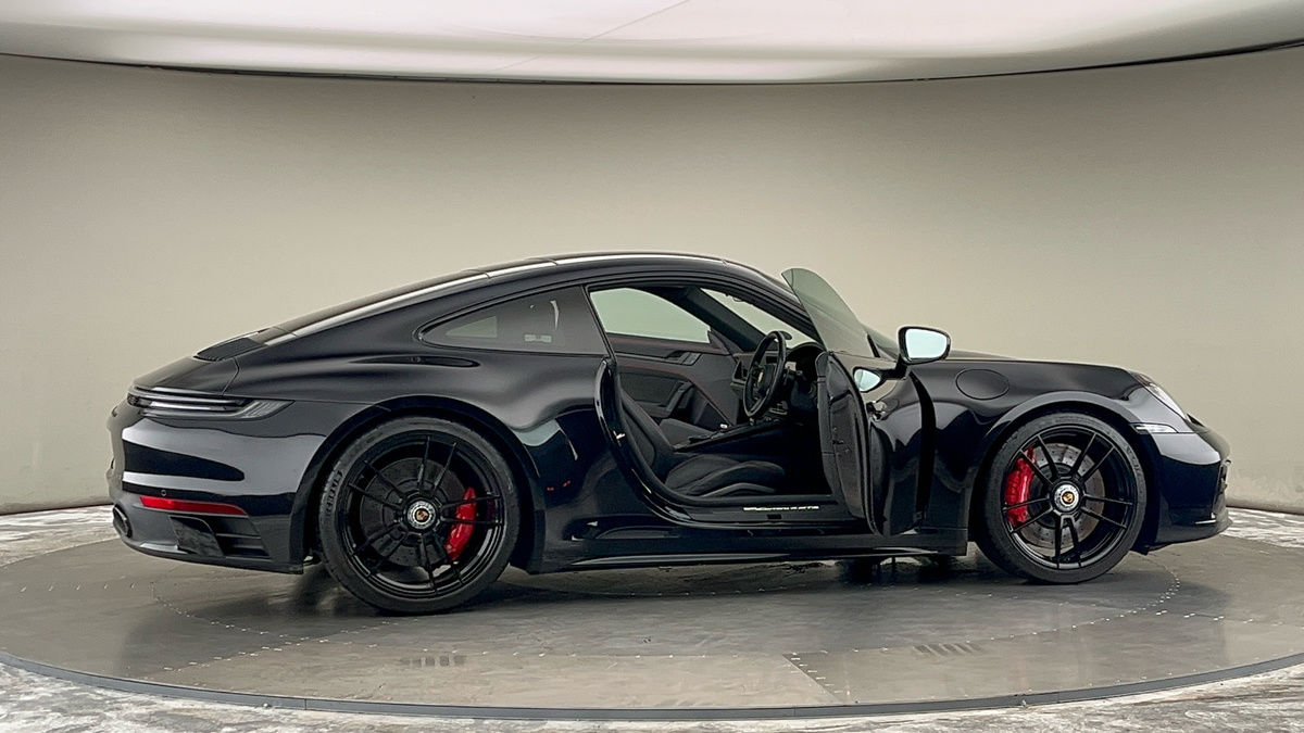 More views of Porsche 911