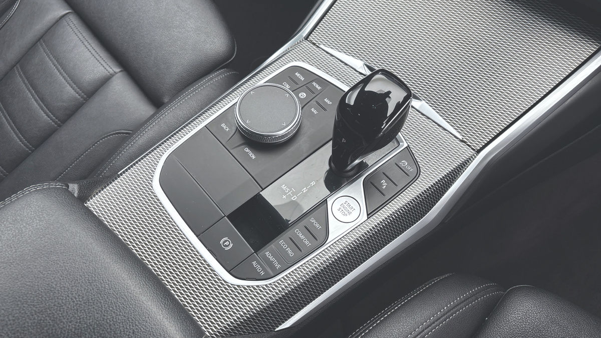 BMW 3 Series Image 6