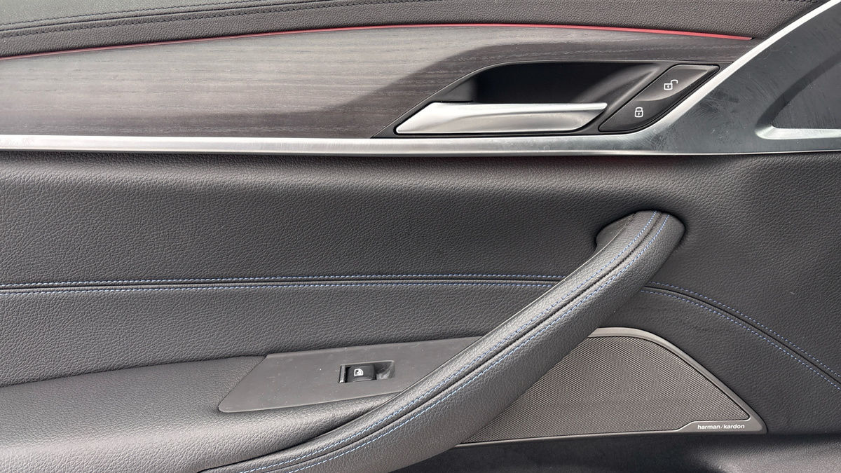 BMW 5 Series Image 19
