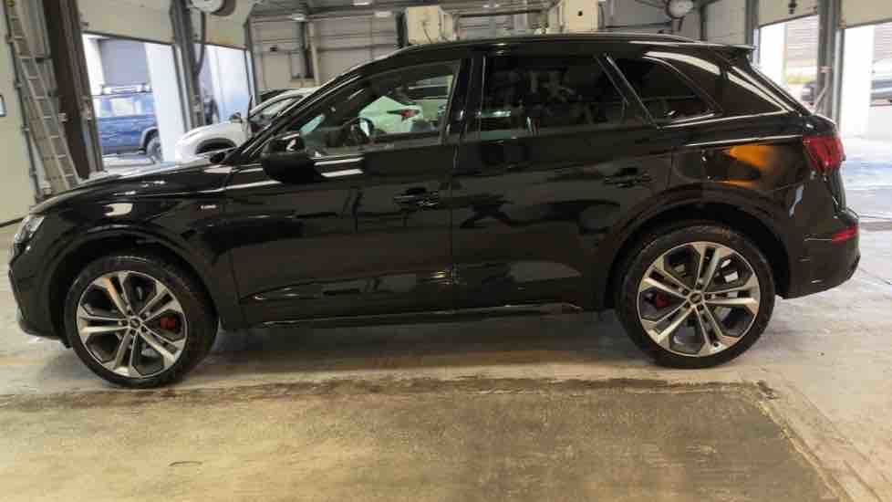 More views of Audi Q5