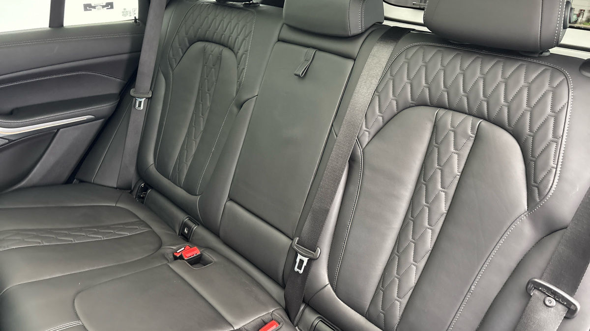 BMW X5 Image 8