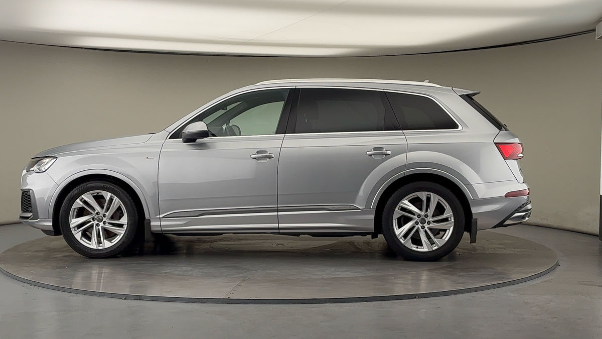 More views of Audi Q7