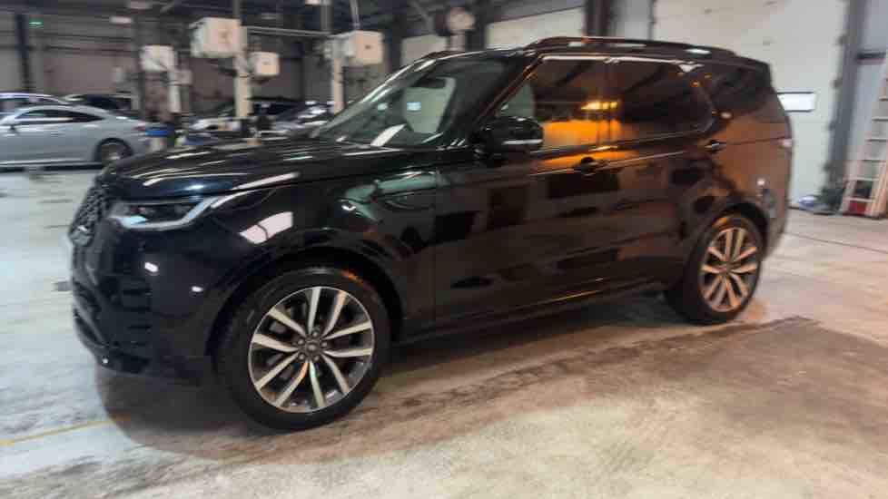 More views of Land Rover Discovery