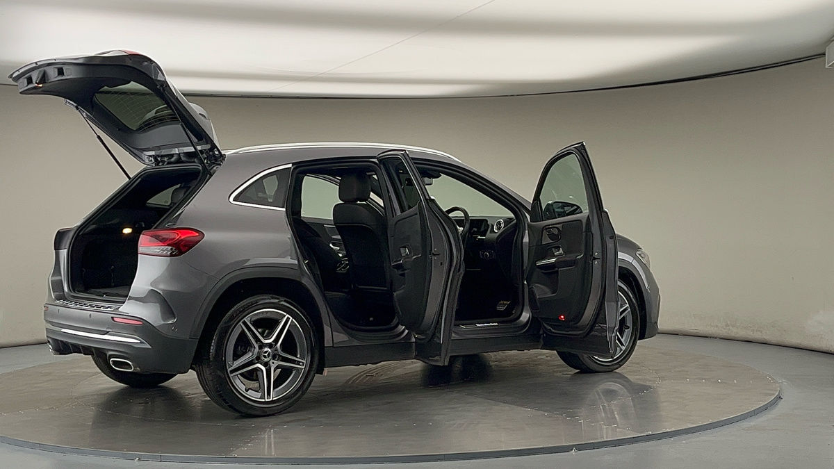 More views of Mercedes-Benz GLA