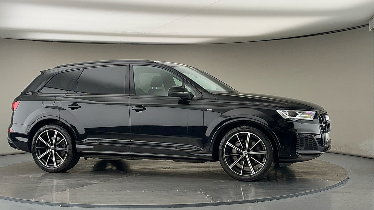 More views of Audi Q7