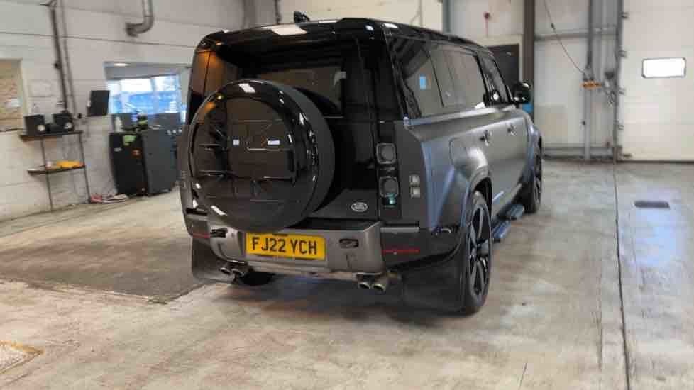 More views of Land Rover Defender 110