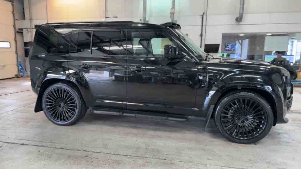 More views of Land Rover Defender 110
