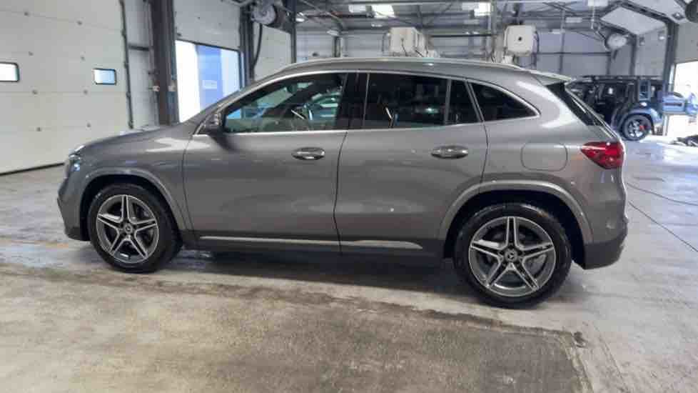 More views of Mercedes-Benz GLA