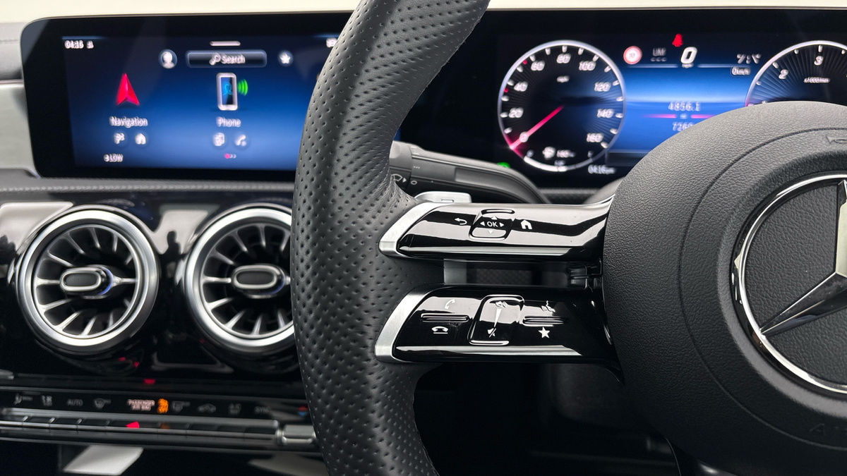Mercedes-Benz CLA Image 13