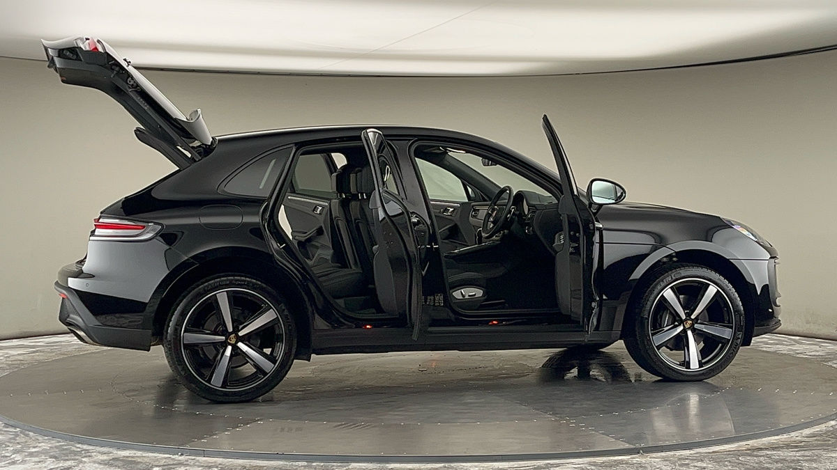 More views of Porsche Macan