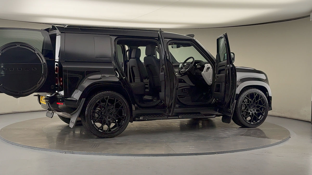 More views of Land Rover Defender 110