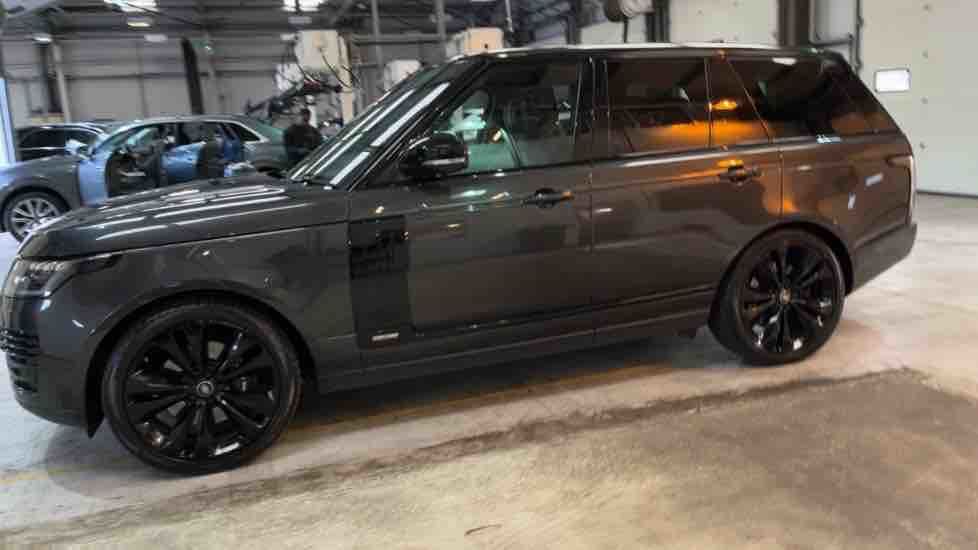 More views of Land Rover Range Rover