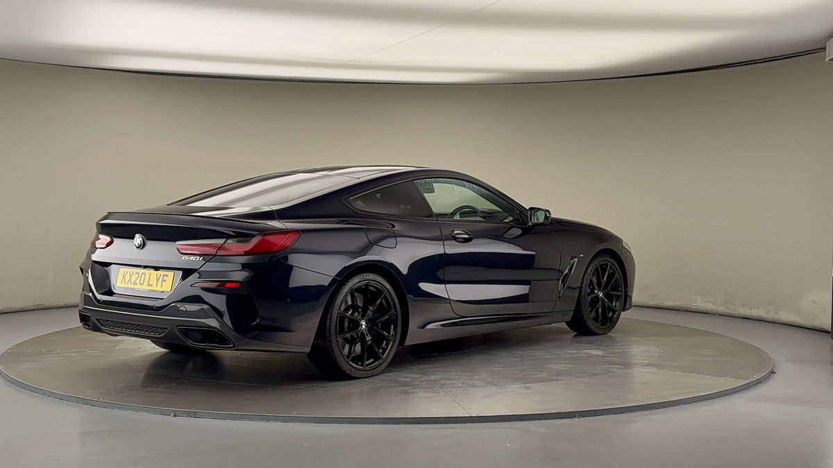 BMW 8 Series Image 21