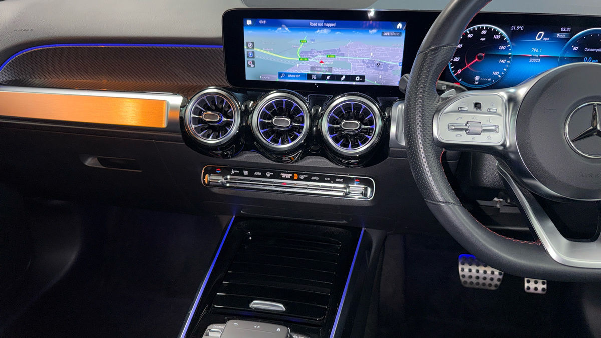 Mercedes-Benz GLB Image 13