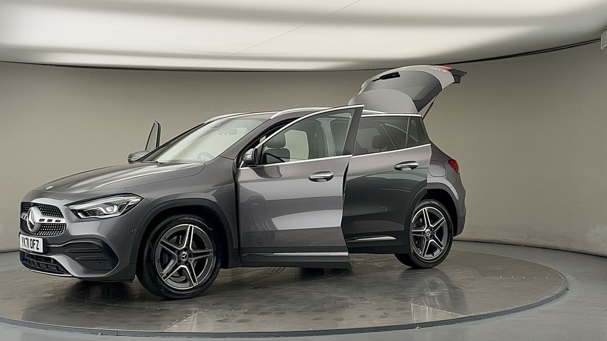 More views of Mercedes-Benz GLA