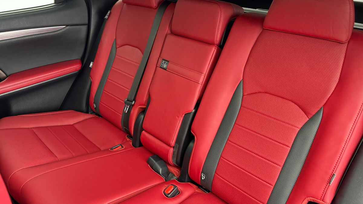 Lexus RX Image 8