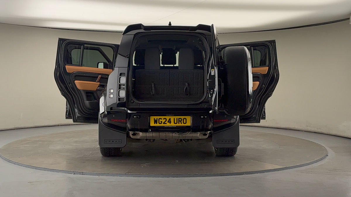 More views of Land Rover Defender 110