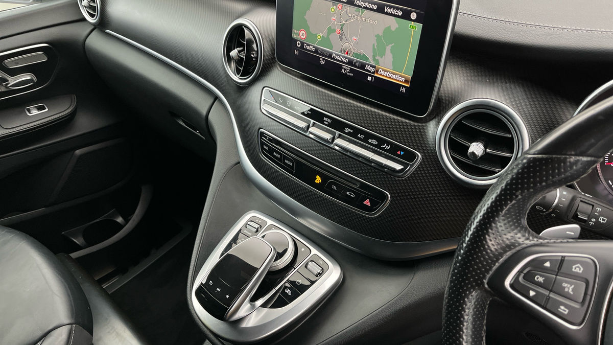 Mercedes-Benz V Class Image 18