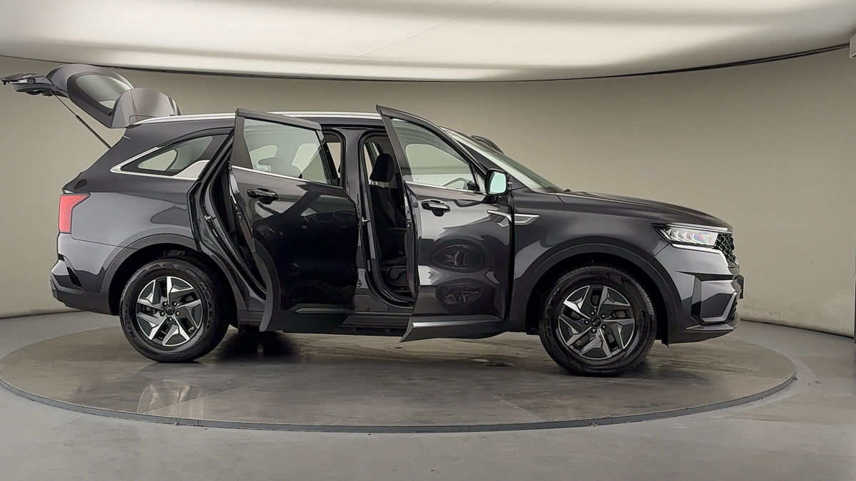 More views of Kia Sorento