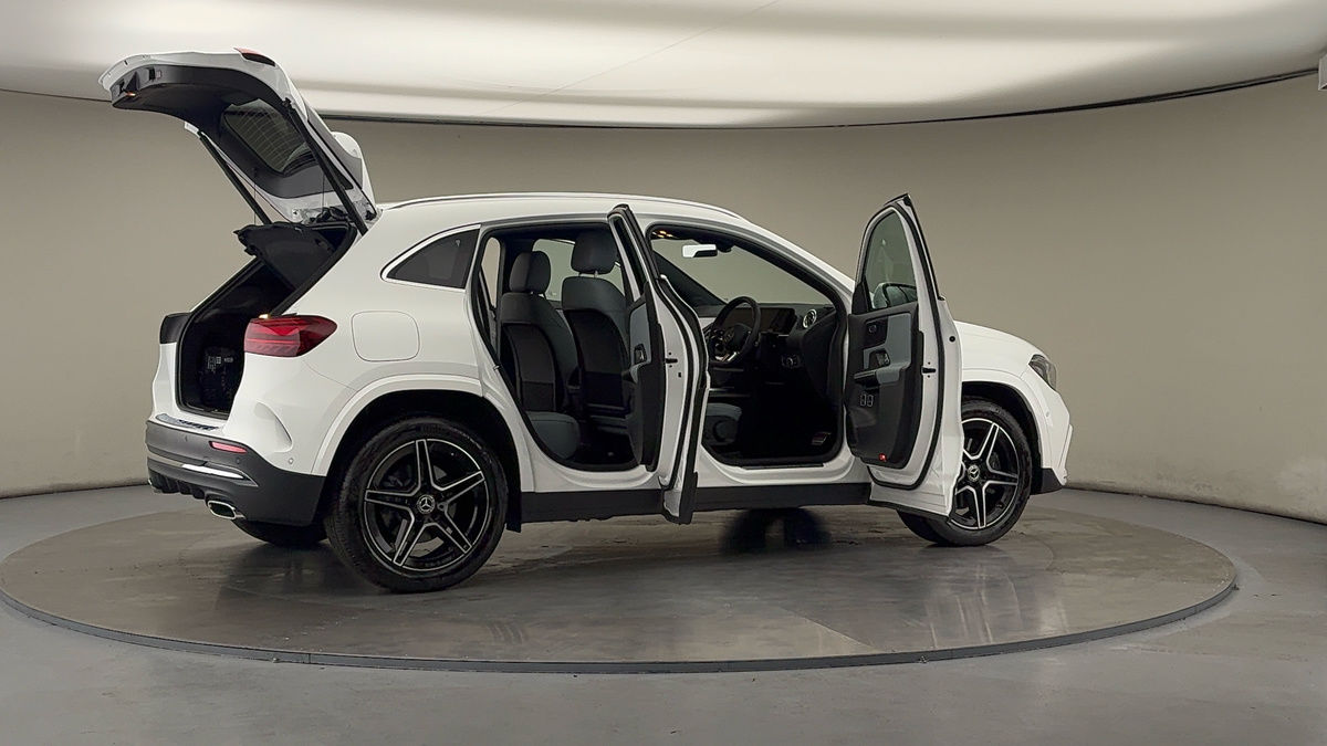 More views of Mercedes-Benz GLA