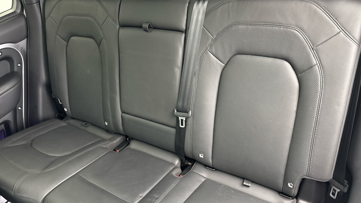 Land Rover Defender 110 Urban Image 8