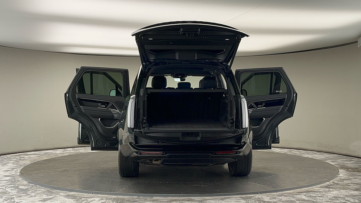 More views of Land Rover Range Rover