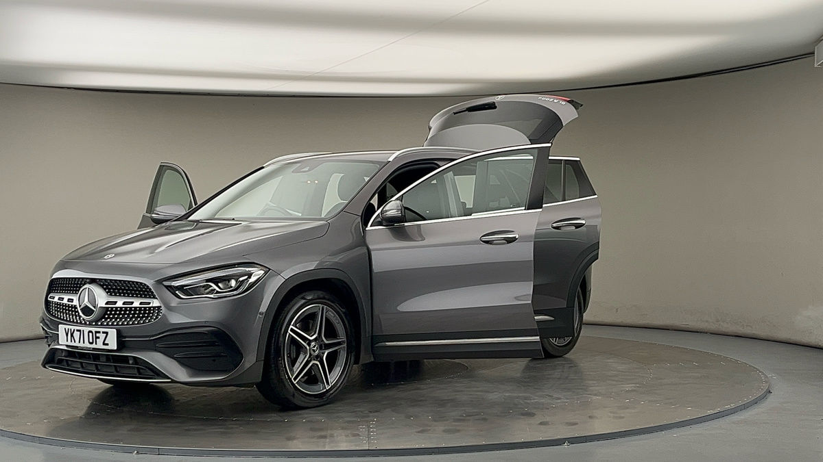 Mercedes-Benz GLA Image 22
