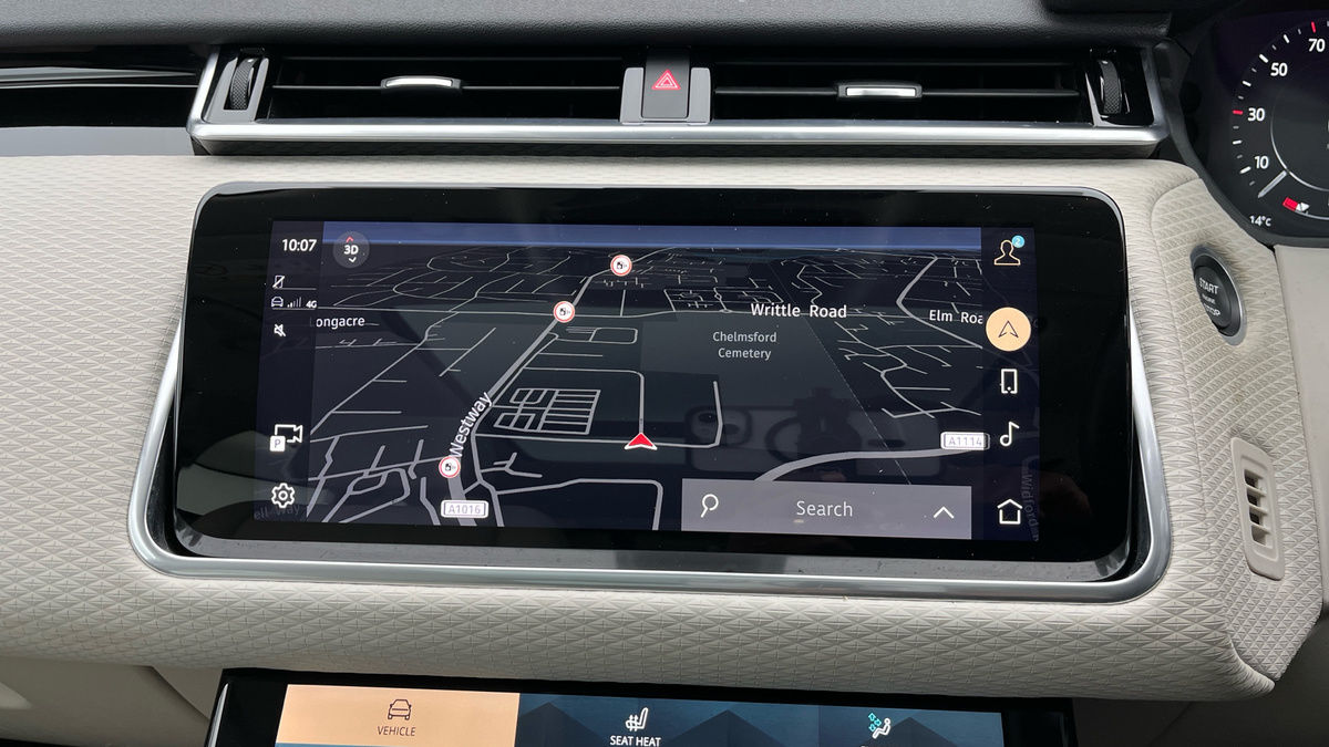 Land Rover Range Rover Velar Image 17