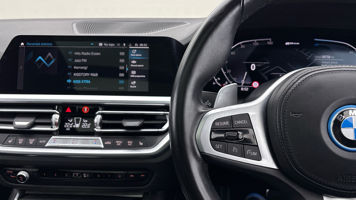 BMW 3 Series Image 13