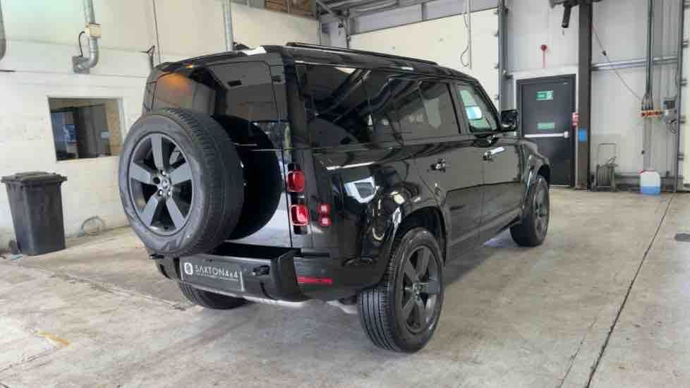 More views of Land Rover Defender 110