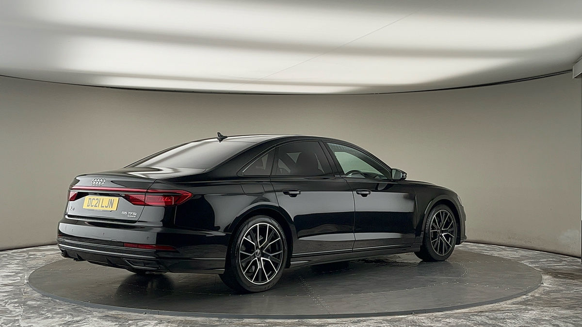 Audi A8 Image 21