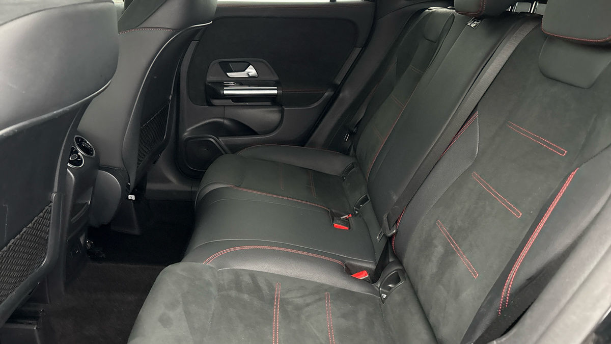 Mercedes-Benz GLA Image 9